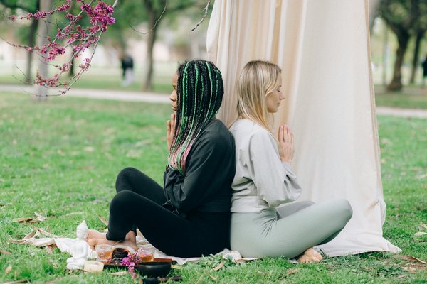 Sublimez Votre Grossesse : Les Techniques Essentielles de Yoga Prénatal à Connaître pour l'Accouchement