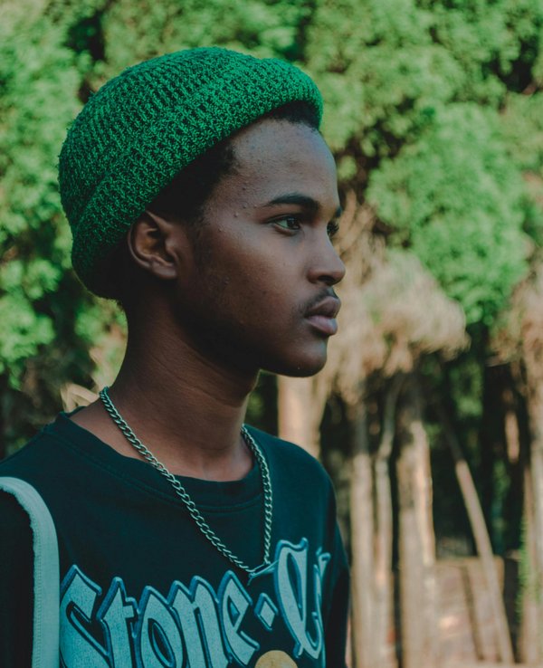 Le bonnet docker homme : l'accessoire tendance à adopter